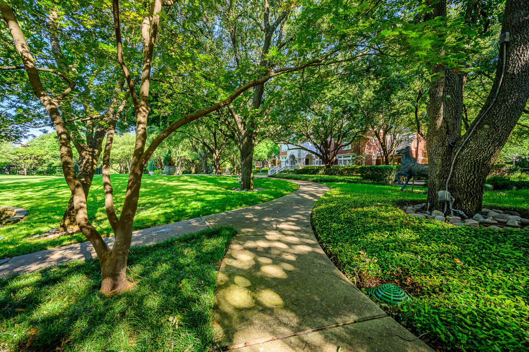 Preston Hollow Estate Lawns of Dallas